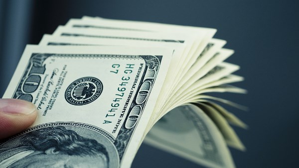 أسعار الدولار تنخفض أمام الجنيه في ختام تعاملات الثلاثاء