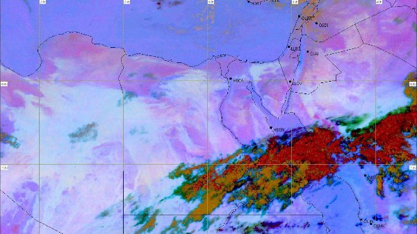 استمرار السحب وأمطار متوقعة في بعض المحافظات الليلة