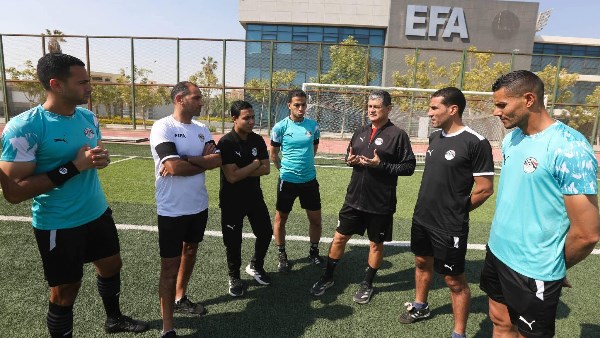 تدريبات مكثفة للحكام قبل جولات الحسم في الدوري