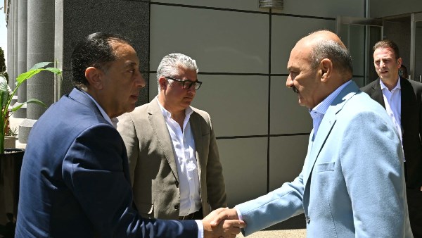 رئيس الوزراء يؤكد جهود الدولة لتشجيع وتوطين الصناعة المصرية