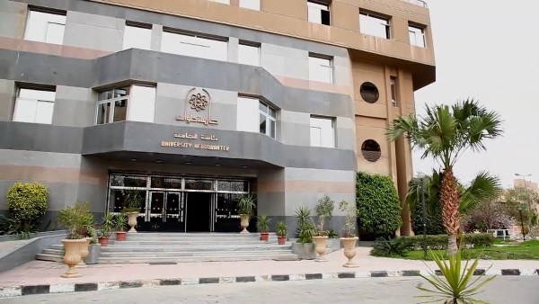 رئيس جامعة العاصمة: المجمع الطبي يعزز الرعاية الصحية في مصر