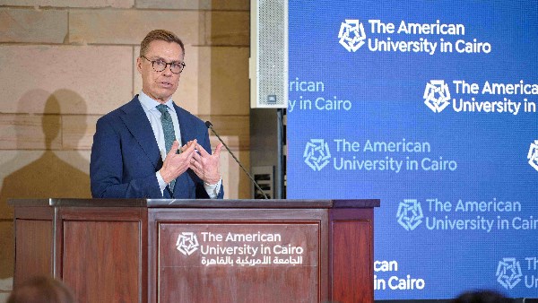 رئيس فنلندا يدعو لإصلاح النظام الدولي في الجامعة الأمريكية بالقاهرة