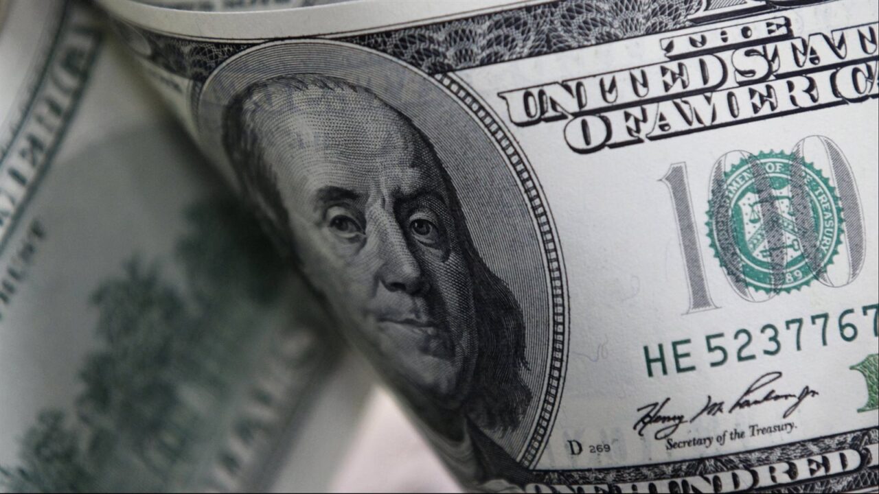سعر الدولار في البنوك يصل إلى 52.61 جنيه