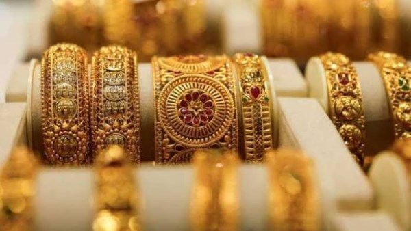 سعر الذهب في الإمارات ينخفض 7 دراهم اليوم الأربعاء