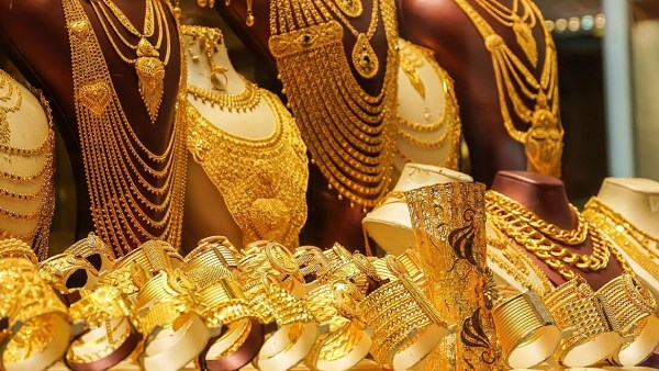 سعر الذهب في مصر ينخفض مجددًا بنهاية يوم الأحد