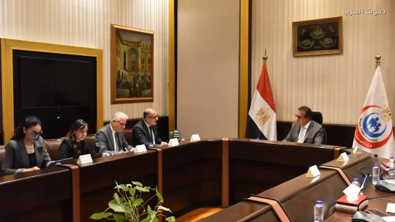 اجتماع لوزير الصحة مع خبراء لتطوير زراعة الأعضاء