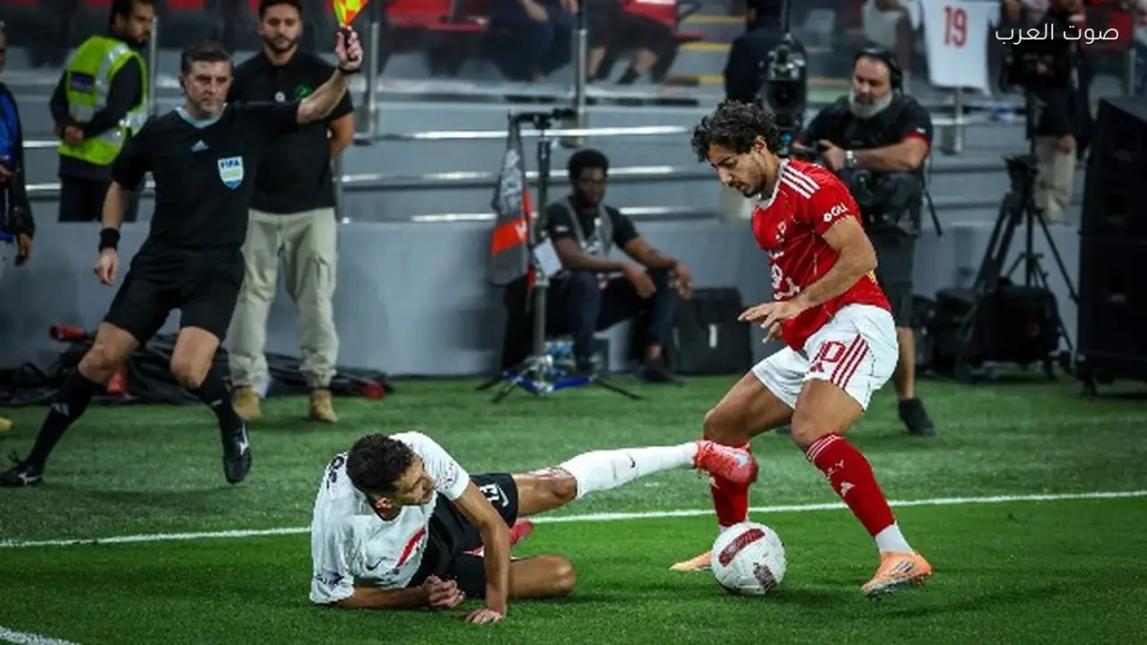 الأهلي والزمالك يتواجهان في قمة الدوري المصري